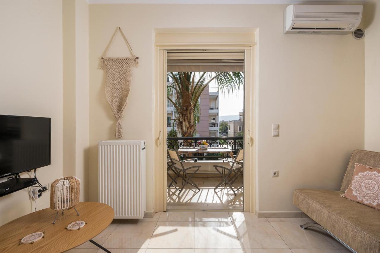 Luxury Coastal Retreat, Mountain View Balcony With Palm Trees & Parking Apartman Hriszí Aktí Haniá Kültér fotó