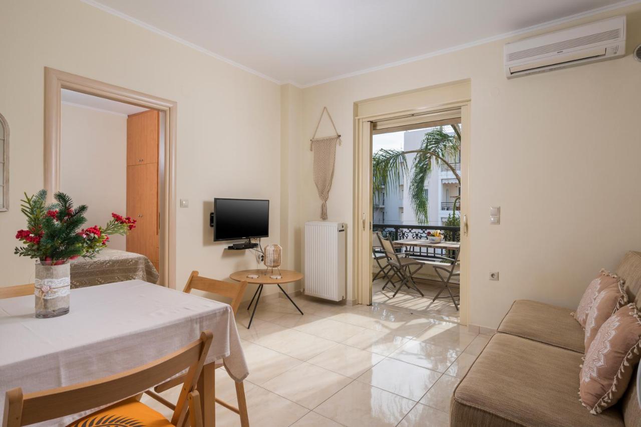 Luxury Coastal Retreat, Mountain View Balcony With Palm Trees & Parking Apartman Hriszí Aktí Haniá Kültér fotó