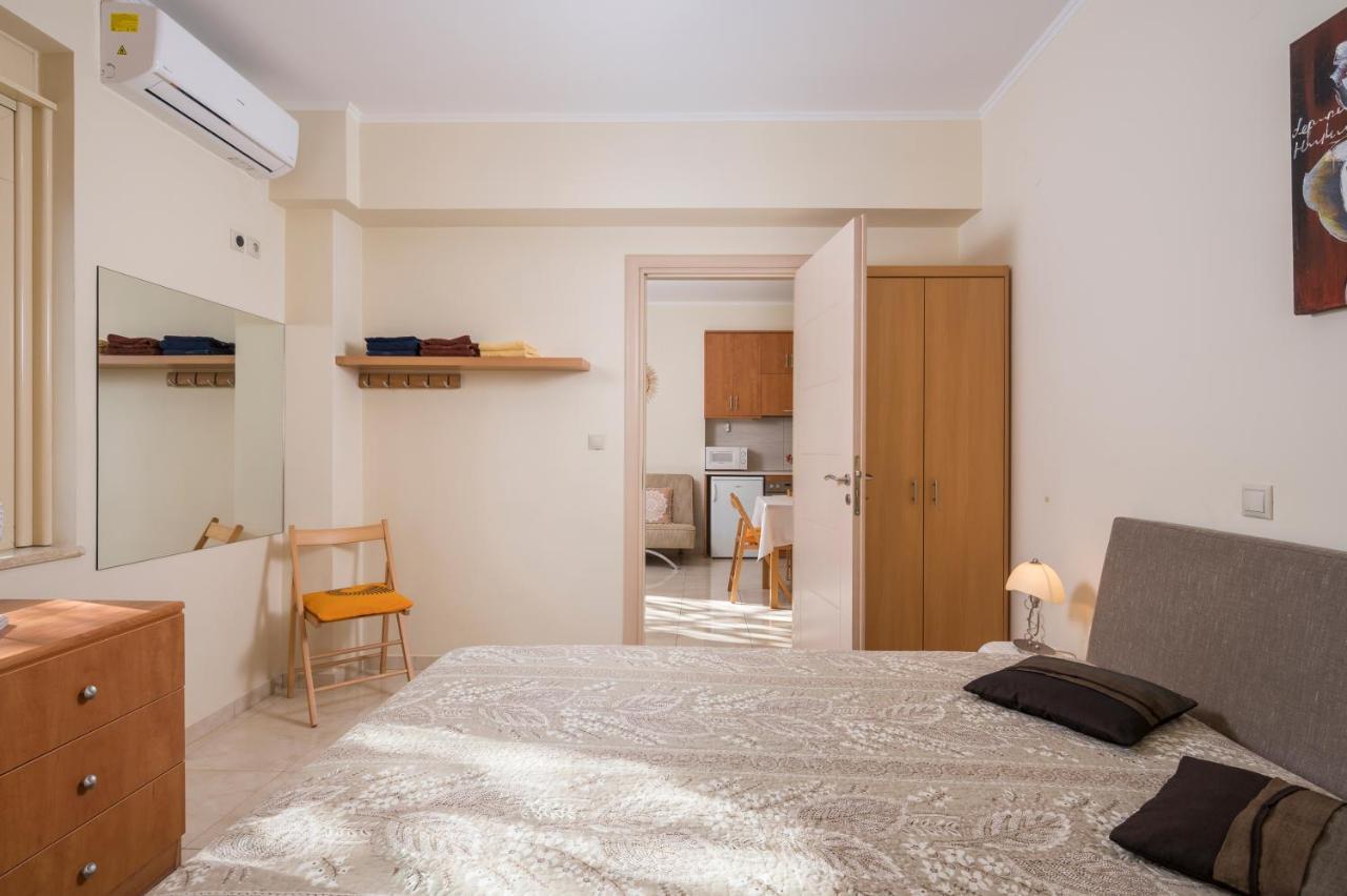 Luxury Coastal Retreat, Mountain View Balcony With Palm Trees & Parking Apartman Hriszí Aktí Haniá Kültér fotó