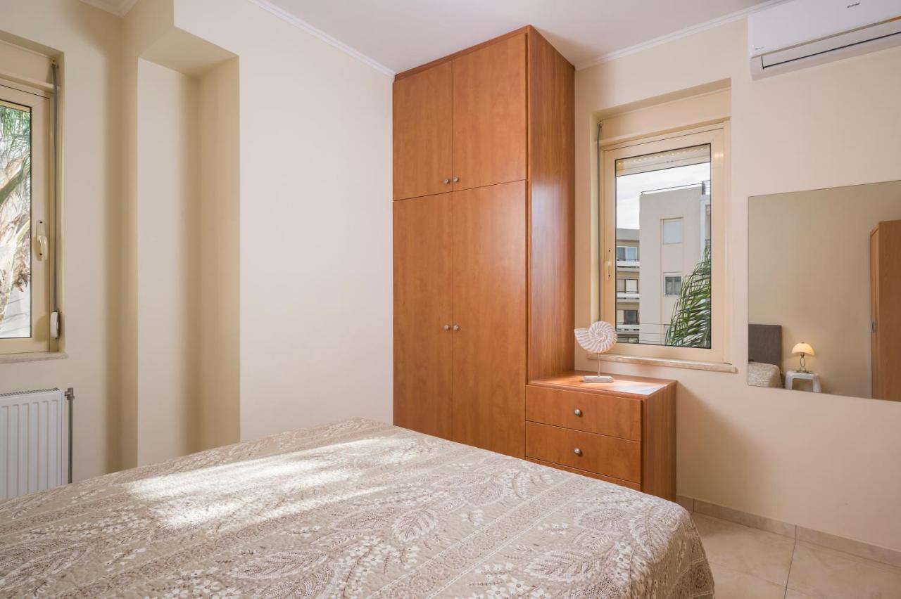 Luxury Coastal Retreat, Mountain View Balcony With Palm Trees & Parking Apartman Hriszí Aktí Haniá Kültér fotó