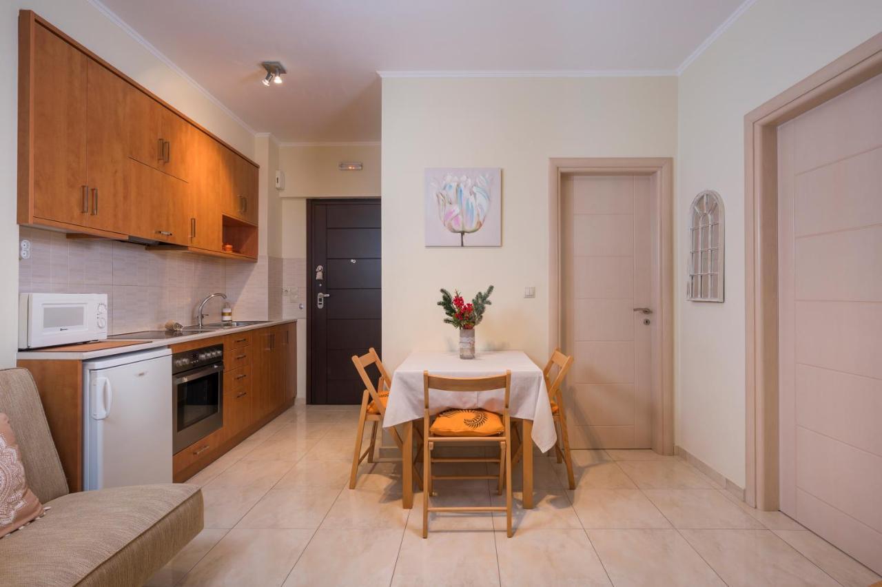 Luxury Coastal Retreat, Mountain View Balcony With Palm Trees & Parking Apartman Hriszí Aktí Haniá Kültér fotó