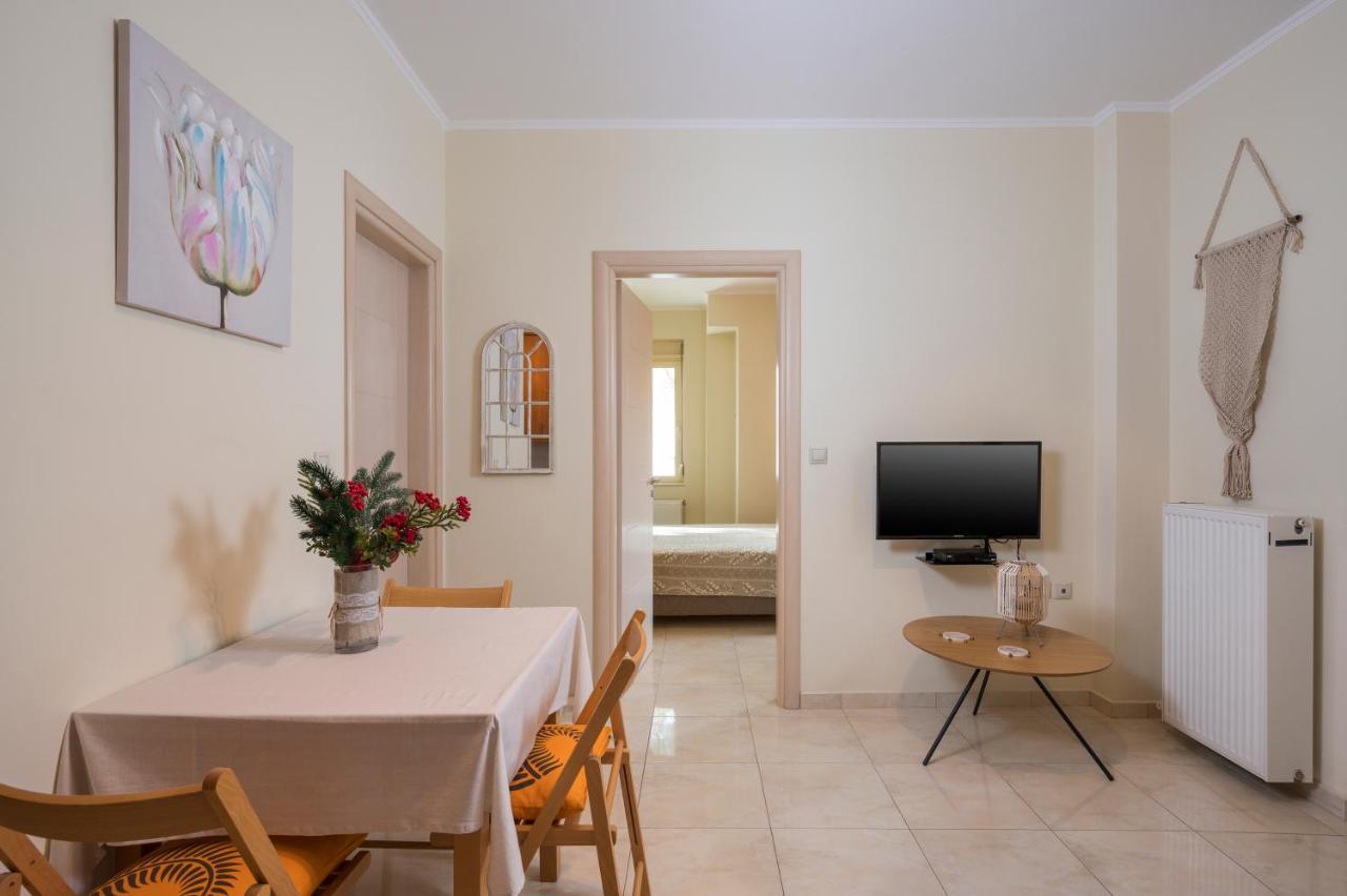 Luxury Coastal Retreat, Mountain View Balcony With Palm Trees & Parking Apartman Hriszí Aktí Haniá Kültér fotó