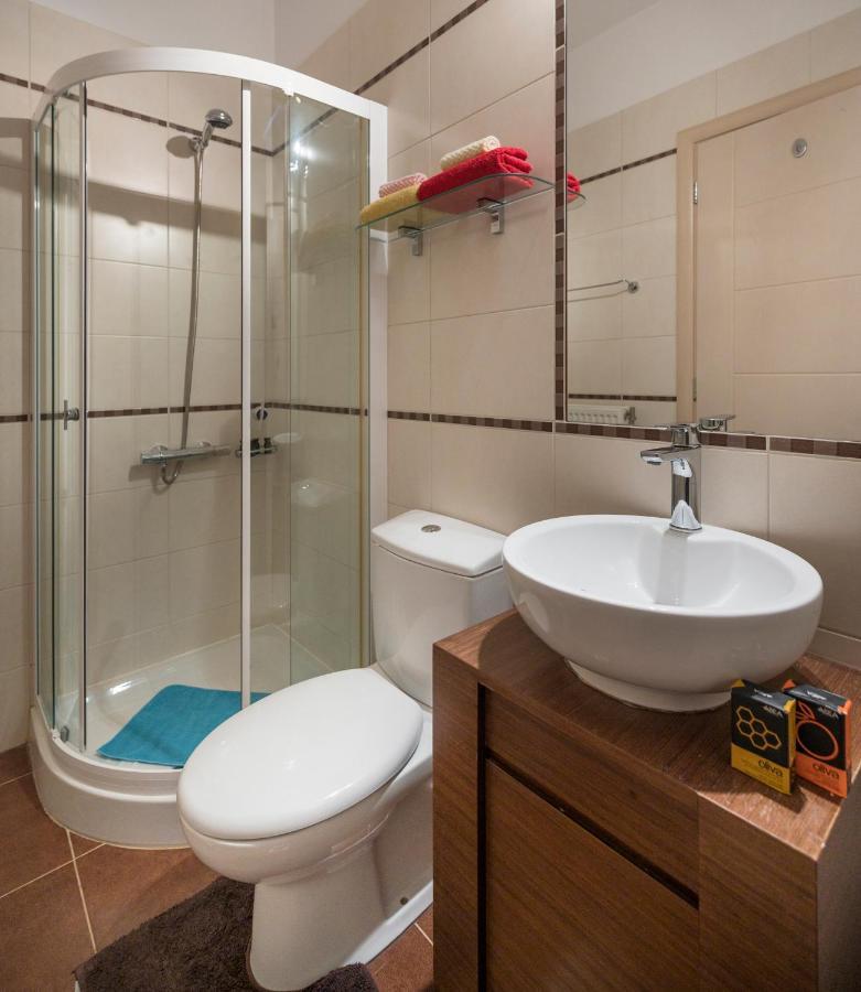 Luxury Coastal Retreat, Mountain View Balcony With Palm Trees & Parking Apartman Hriszí Aktí Haniá Kültér fotó